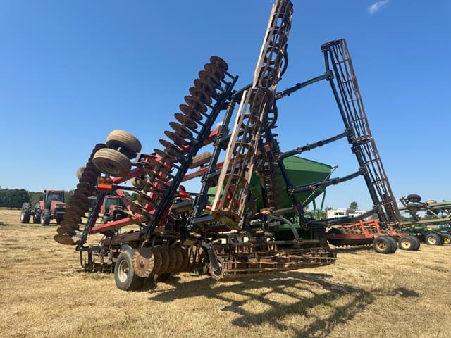 Image of Case IH 330 Turbo Till equipment image 3