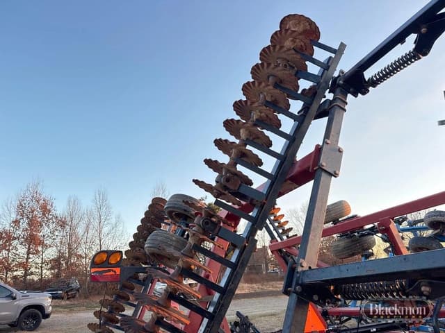 Image of Case IH 330 equipment image 4