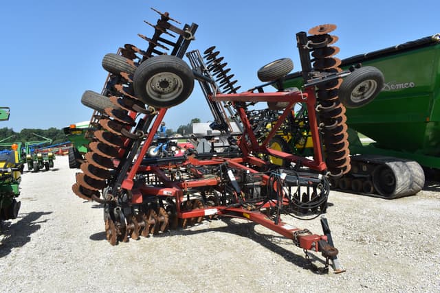 Image of Case IH 330 equipment image 1