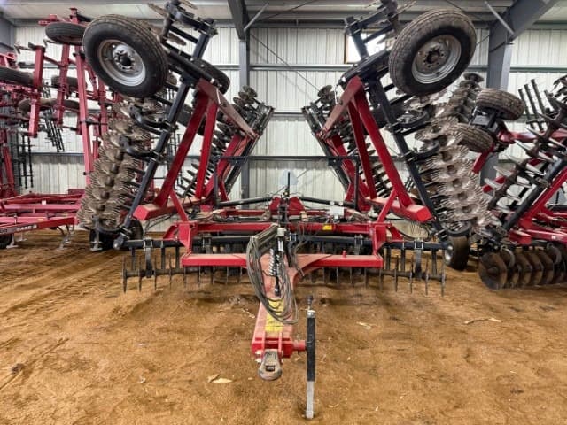 Image of Case IH 335VT equipment image 4