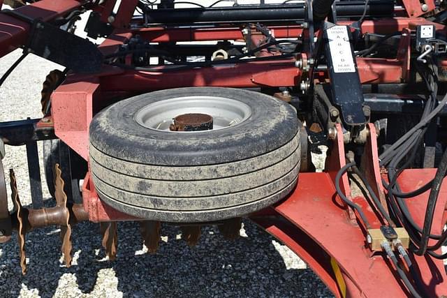Image of Case IH 330 Turbo Till equipment image 4