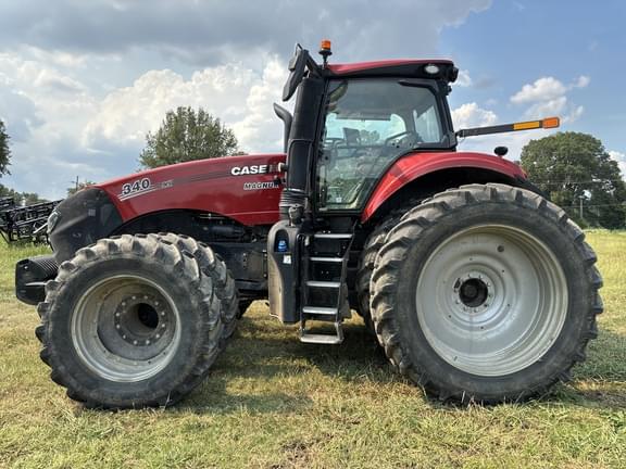Image of Case IH Magnum 340 equipment image 4