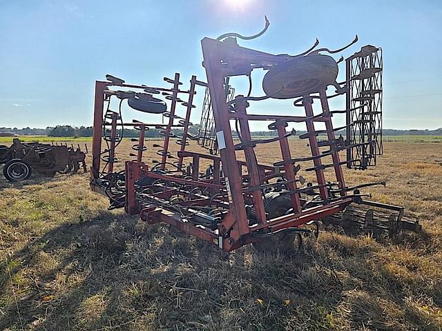 Image of Case IH 365 equipment image 3