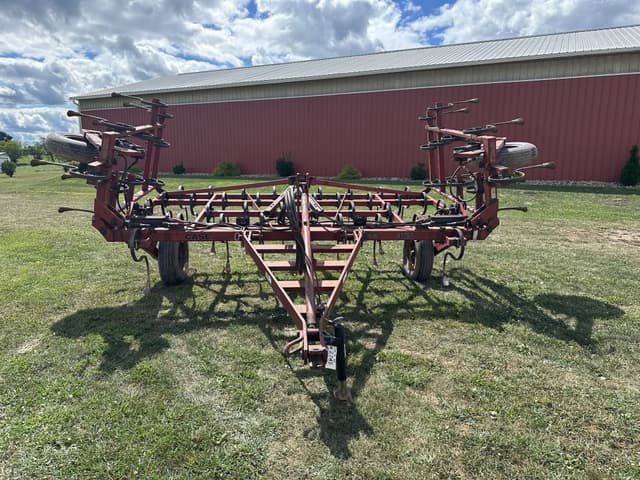 Image of Case IH 365 equipment image 2