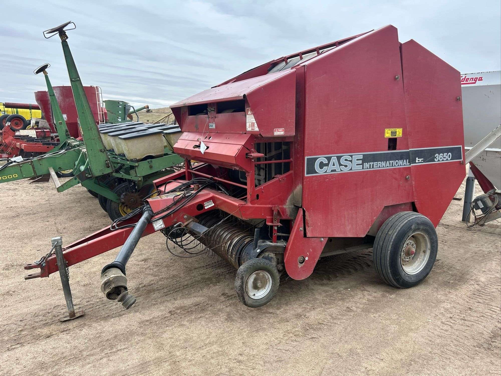 Case IH 3650 Equipment Image0