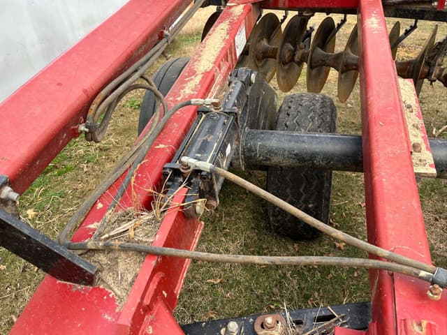 Image of Case IH 370 equipment image 3