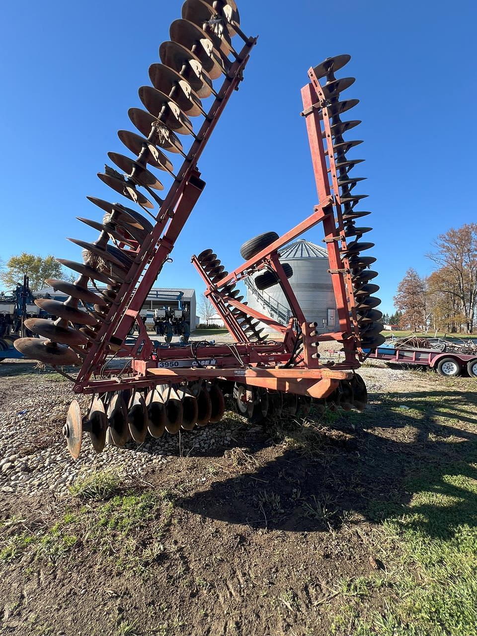 Image of Case IH 3950 Image 1