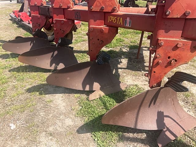 Image of International Harvester 155 equipment image 2