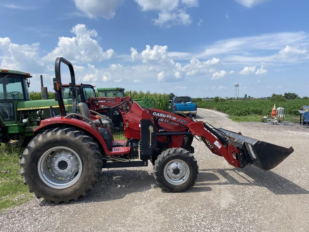 Main image Case IH Farmall 40