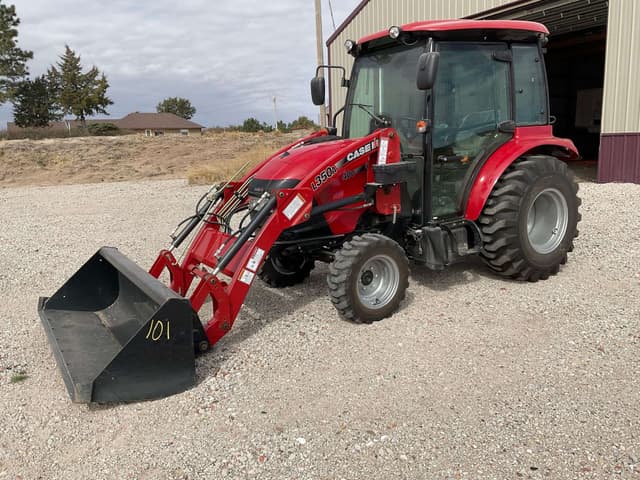 Image of Case IH Farmall 40C equipment image 3