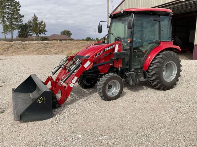Image of Case IH Farmall 40C equipment image 4