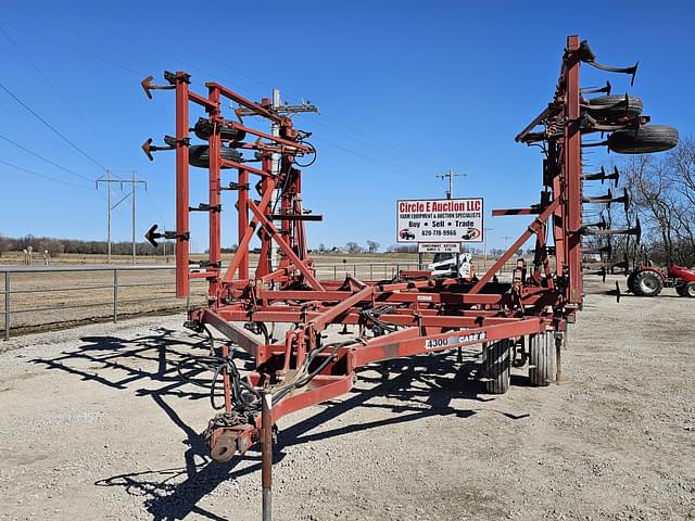 Image of Case IH 4300 equipment image 2