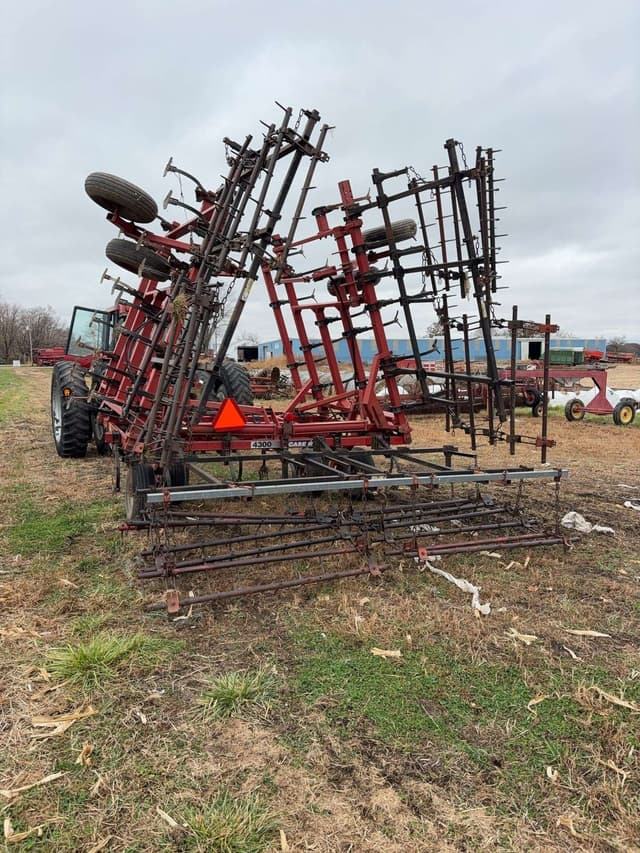 Image of Case IH 4300 equipment image 4