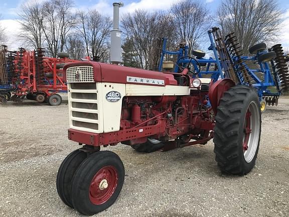 Image of Farmall 460 equipment image 1