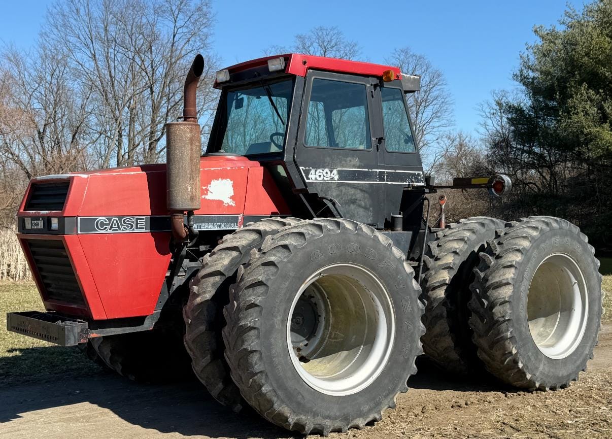 Case IH 4694 Equipment Image0