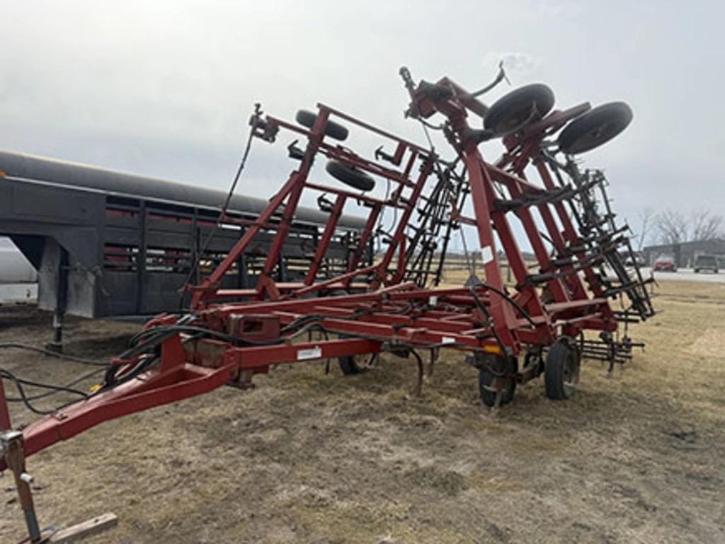 Case IH 4800 Equipment Image0