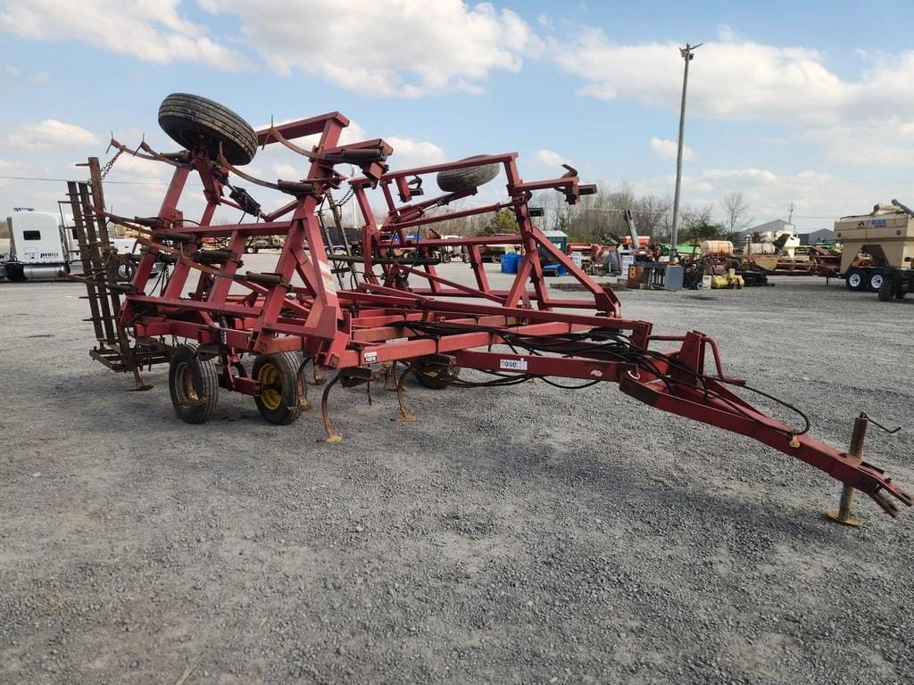 Case IH 4800 Equipment Image0