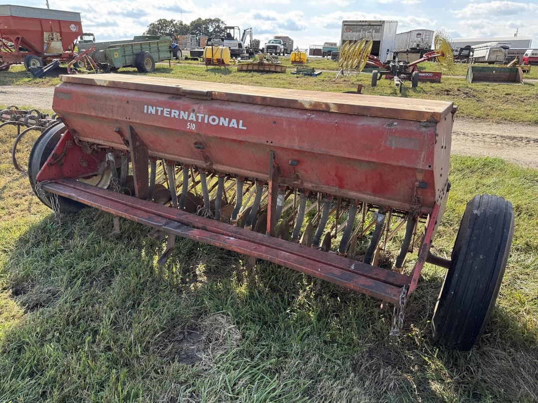 Image of International Harvester 510 Image 1