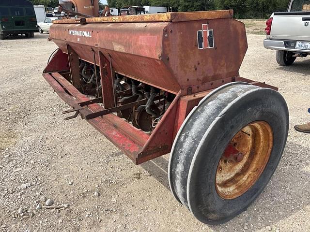 Image of Case IH 5100 equipment image 4