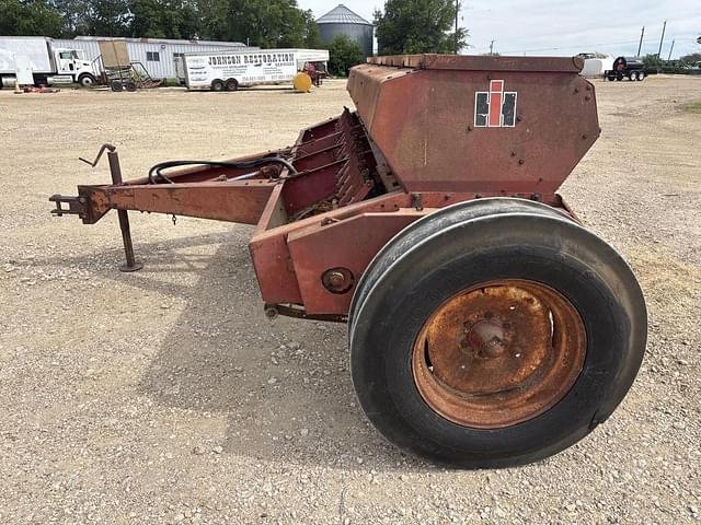 Image of Case IH 5100 equipment image 1