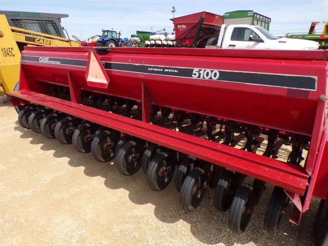 Image of Case IH 5100 equipment image 4