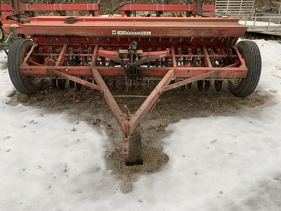 International Harvester 5100 Equipment Image0