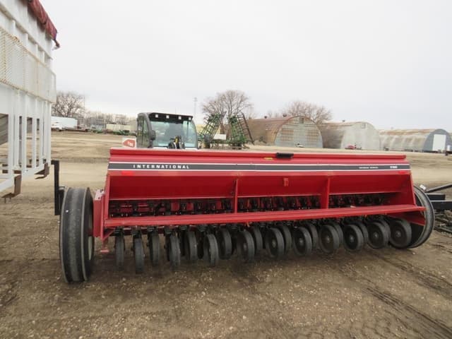 Image of Case IH 5100 equipment image 4