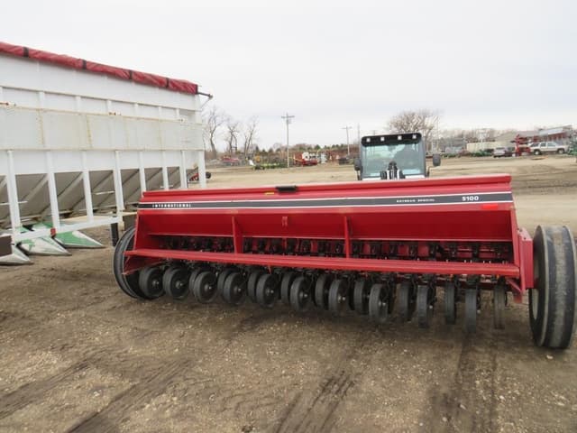 Image of Case IH 5100 equipment image 3
