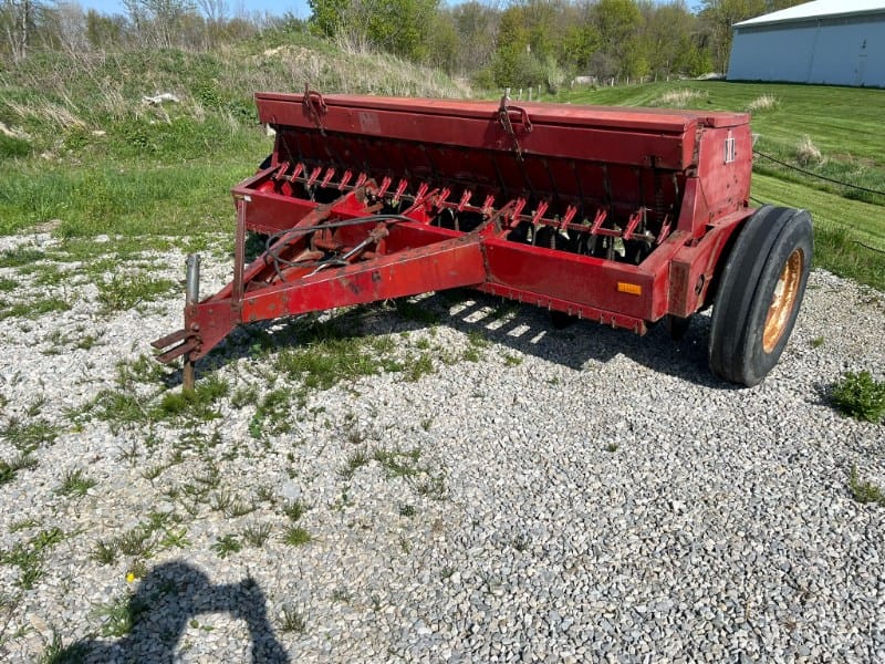 Case IH 5100 Equipment Image0