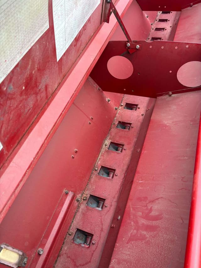 Image of Case IH 5100 equipment image 2