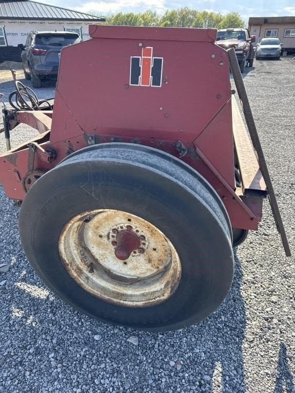 Image of International Harvester 5100 equipment image 3