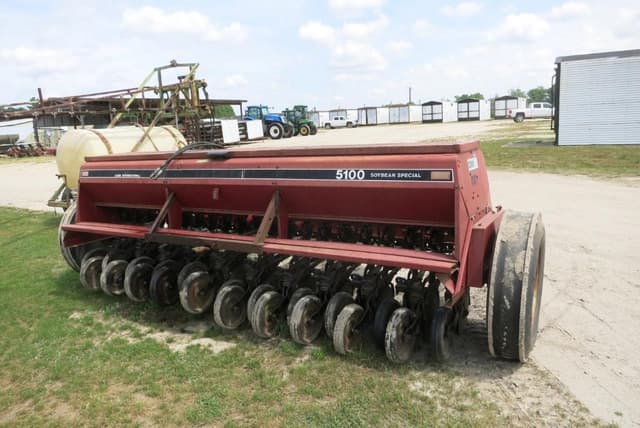 Image of Case IH 5100 equipment image 4