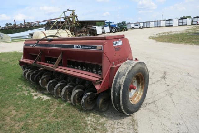 Image of Case IH 5100 equipment image 3