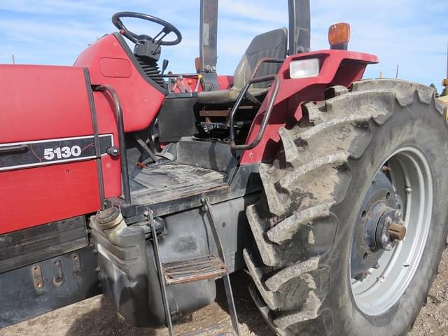 Image of Case IH 5130 equipment image 1