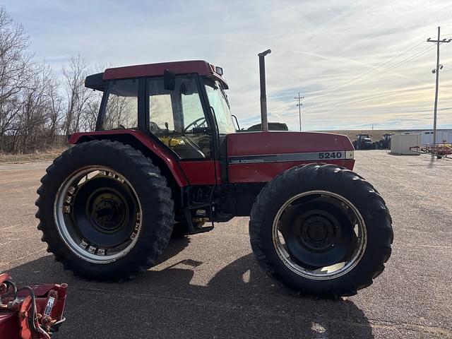 Image of Case IH 5240 equipment image 4