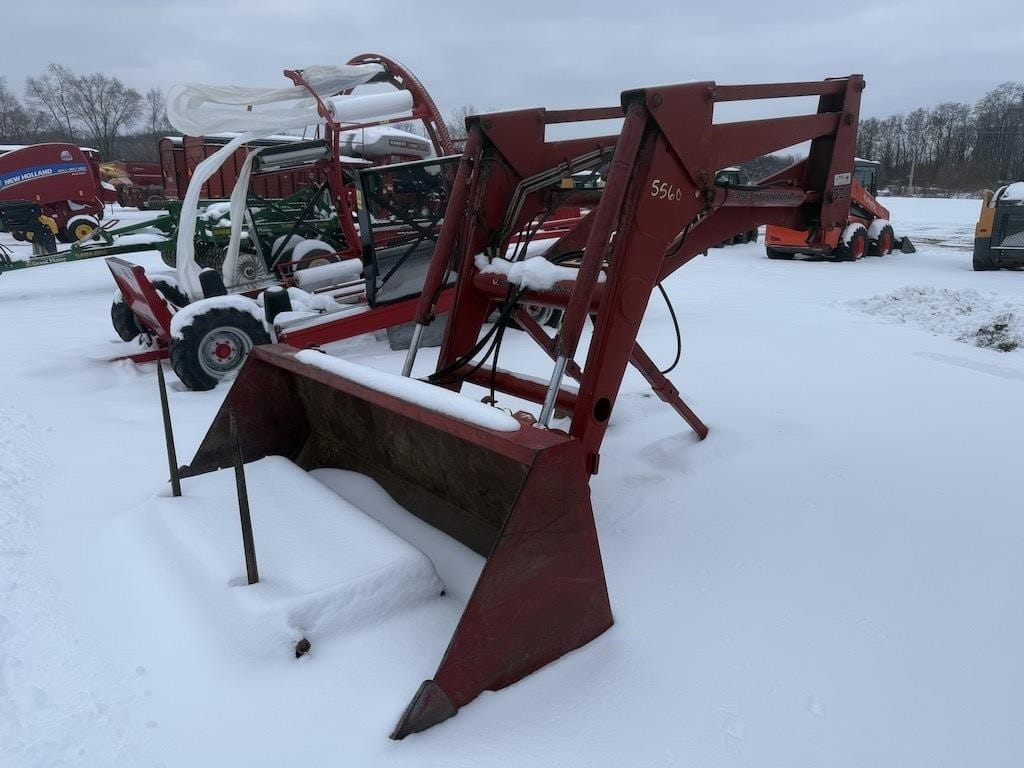 Case IH 520 Equipment Image0