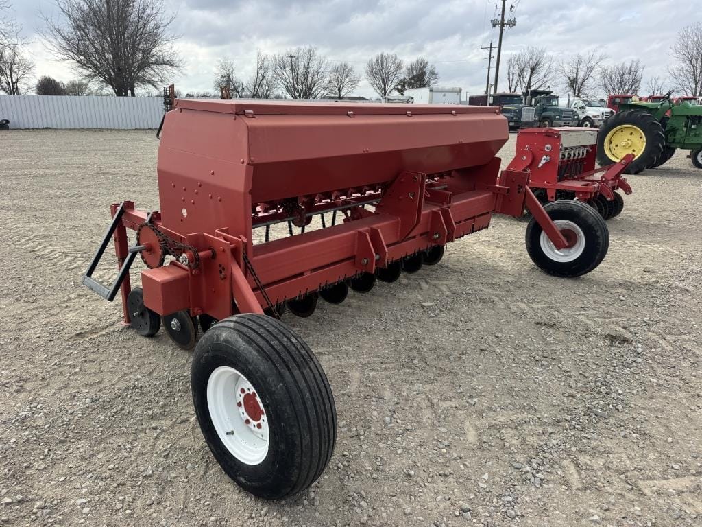 Case IH 5200 Equipment Image0