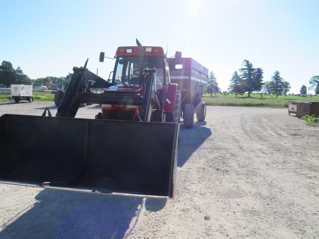 Image of Case IH 5230 equipment image 2
