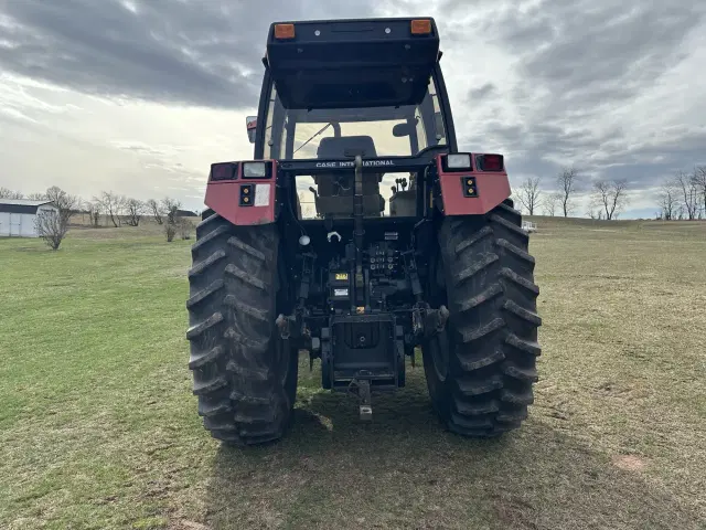 Image of Case IH 5240 equipment image 4
