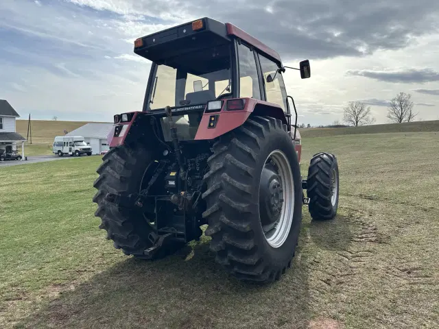 Image of Case IH 5240 equipment image 3