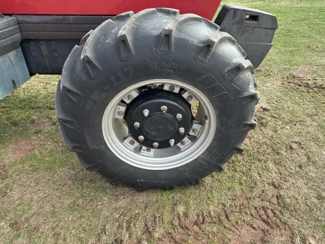 Image of Case IH 5240 equipment image 1