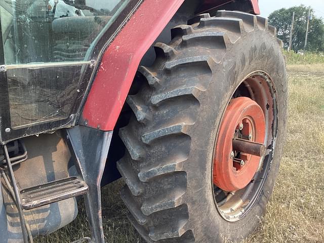 Image of Case IH 5240 equipment image 4