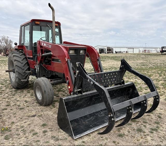 Image of International Harvester 5288 equipment image 1