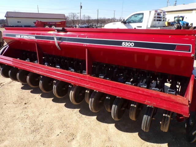 Image of Case IH 5300 equipment image 4