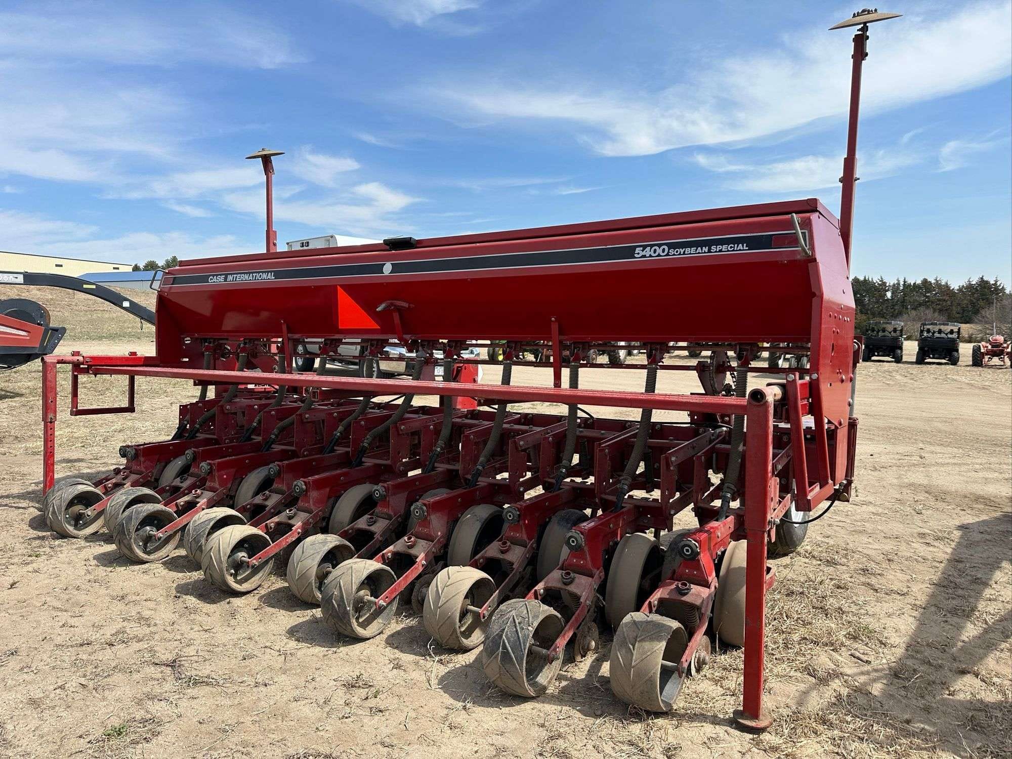 Case IH 5400 Equipment Image0