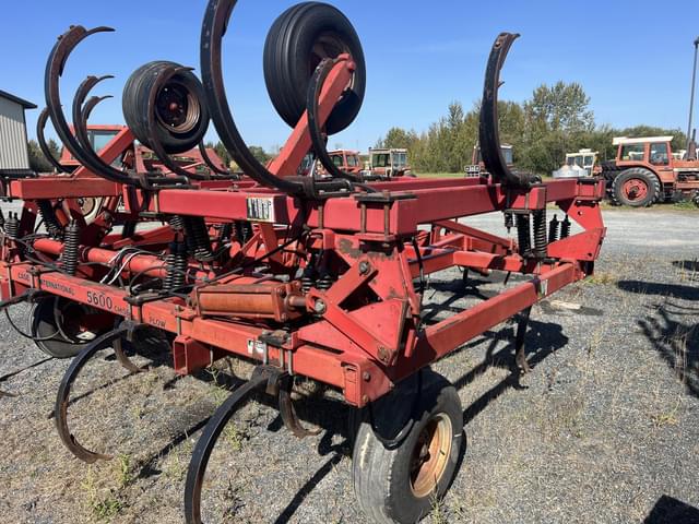 Image of Case IH 5600 equipment image 4