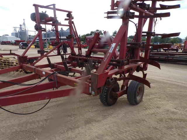 Image of Case IH 5600 equipment image 3