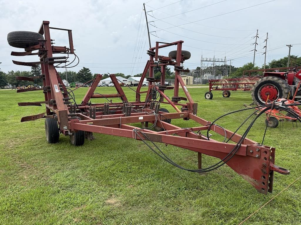 Image of Case IH 5600 Primary image