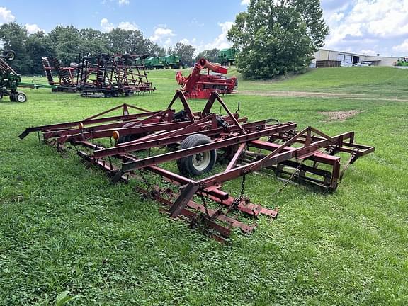 Image of Case IH 568 equipment image 2