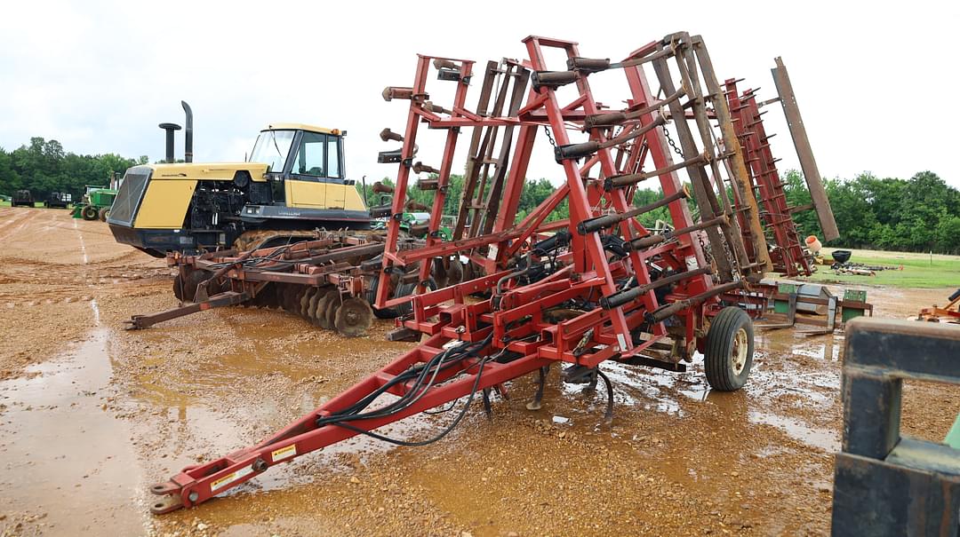 Image of Case IH 568 Primary image